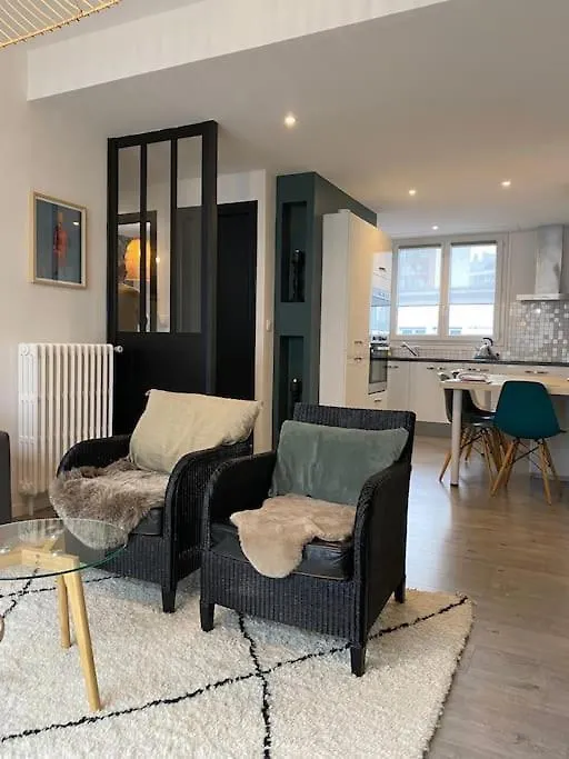 Appartement Centre Ville Au Calme, Belles Prestations Lorient Apartman